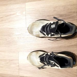 Size 9.5 addidas sneakers